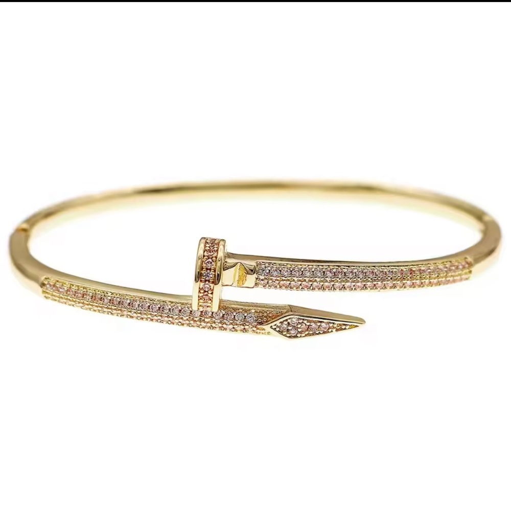Elegant Gold Color Stainless Steel Bracelet - Picture 2 of 4